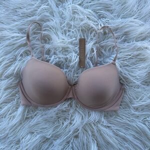 Skims Fits Everybody T-shirt Bra Clay Size 32B